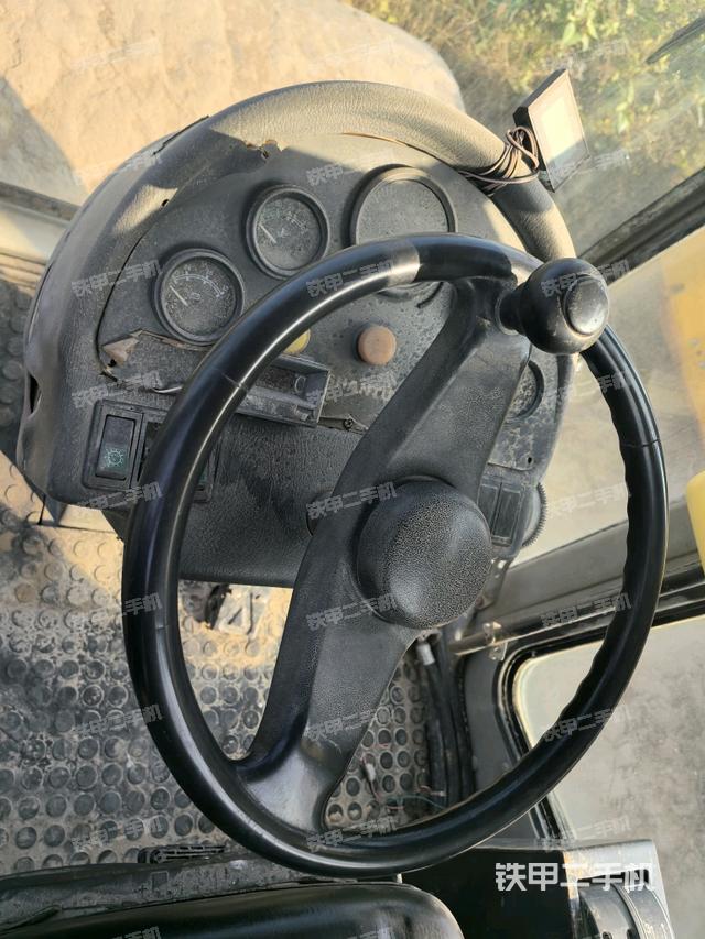 后玻璃角標(biāo)（壓路機(jī)駕駛室）