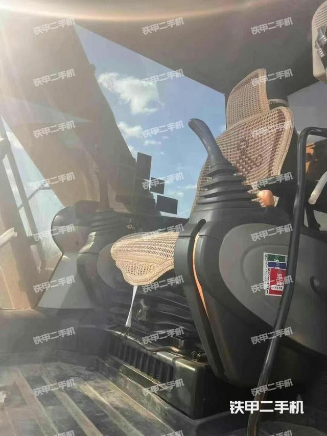驾驶室整体（整机外观）