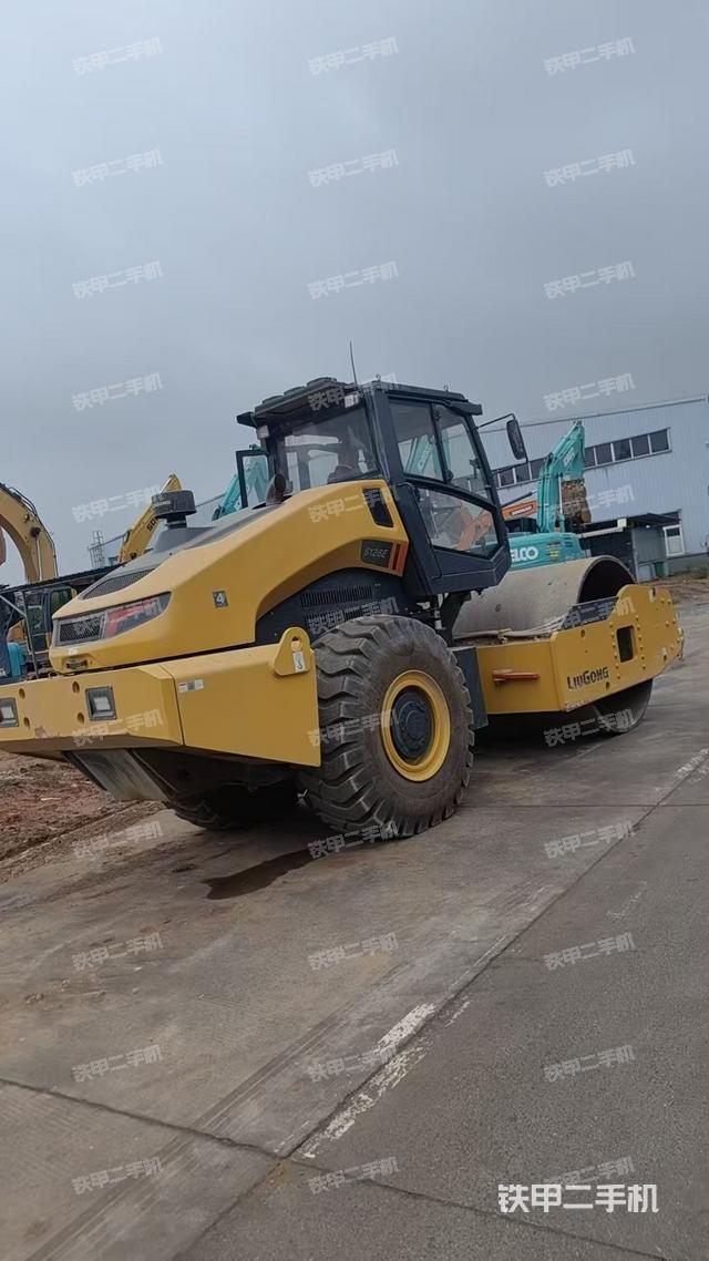 整机左侧（设备外观及核心部件）