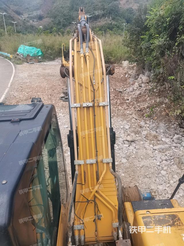 大臂背部俯视（工作和回转装置）