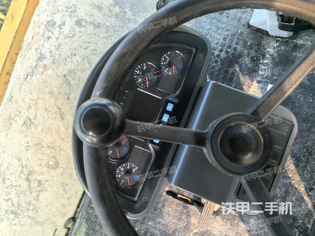 后玻璃角标（压路机驾驶室）