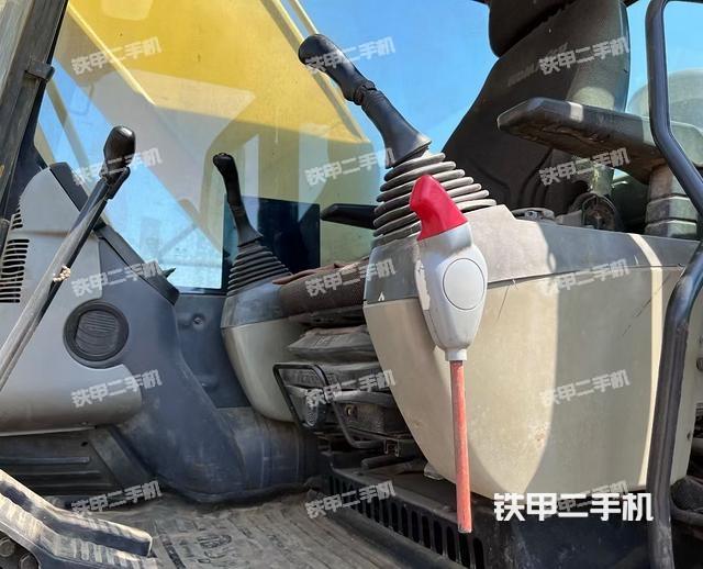 驾驶室整体（整机外观）