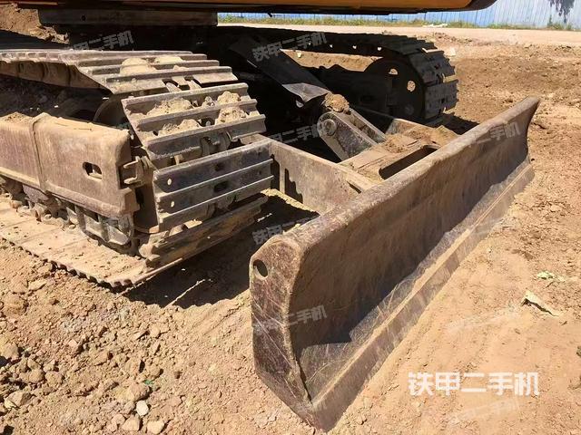 单侧履带整体（整机外观）