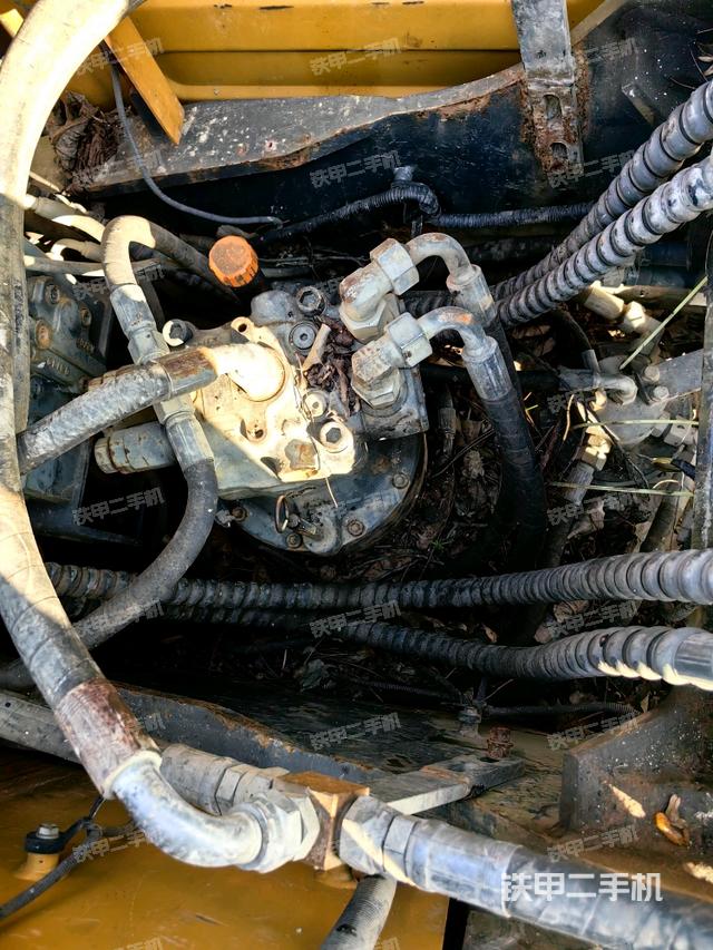 回轉(zhuǎn)馬達（上車部件）