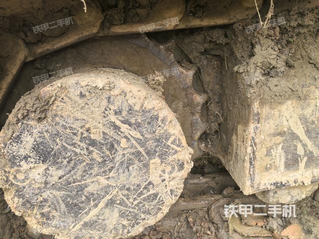 右驱动轮（行走机构）