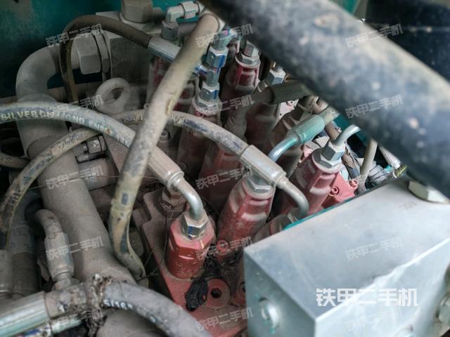 气门室盖螺丝特写（上车部件）