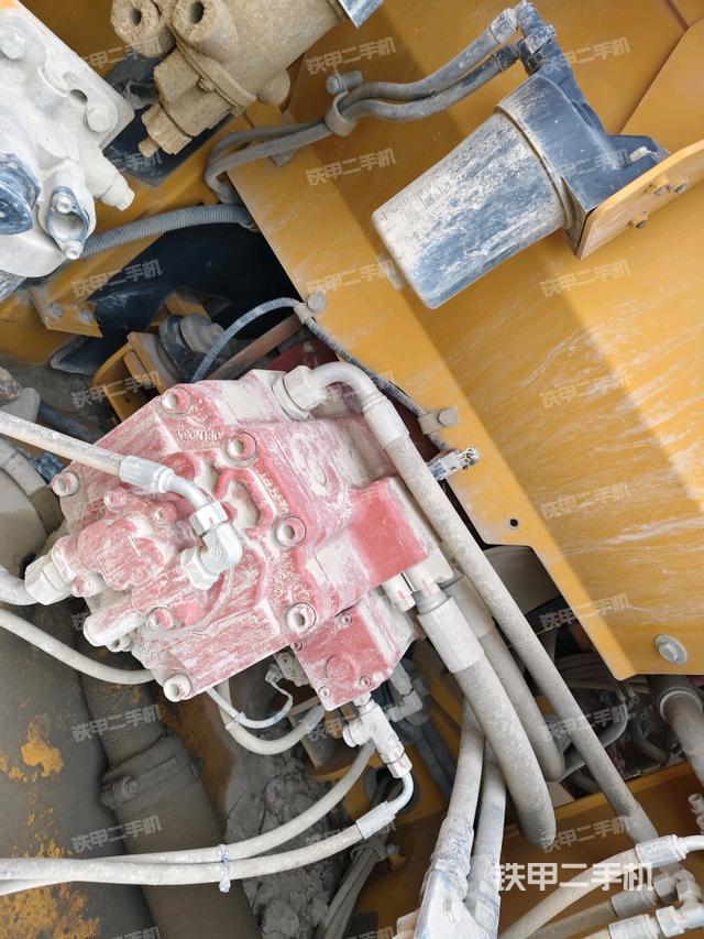 液壓泵斜45?左（大件艙室）