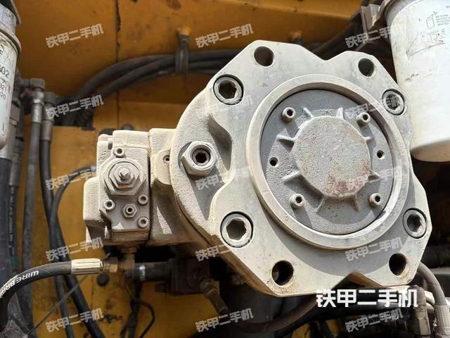 液壓泵艙室正面整體（整機(jī)外觀）