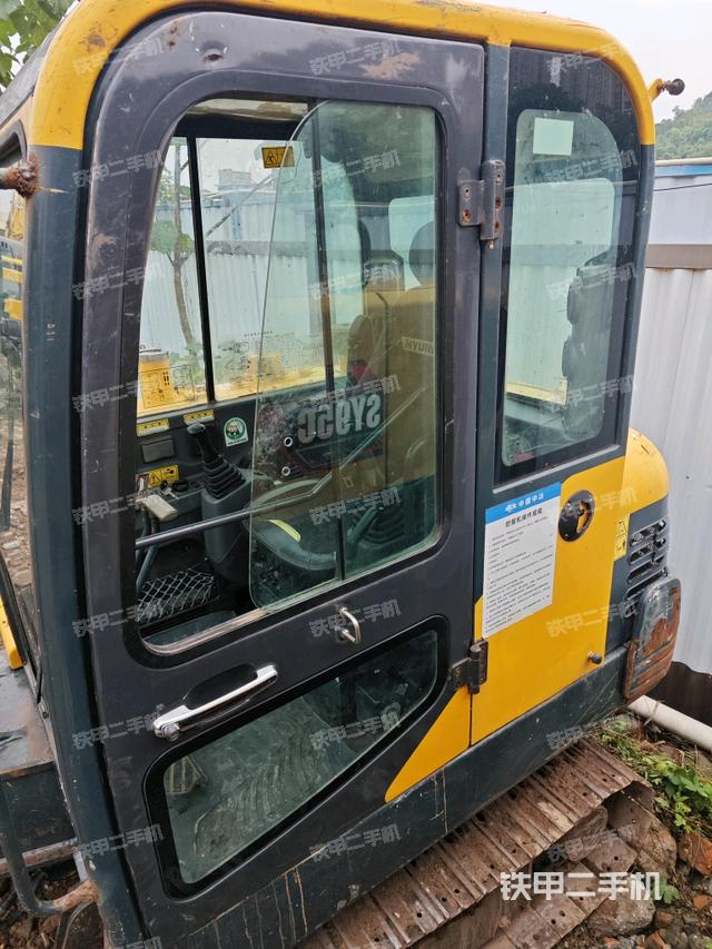  驾驶室正侧（驾驶室部分）