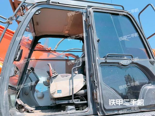 駕駛室整體（整機(jī)外觀）