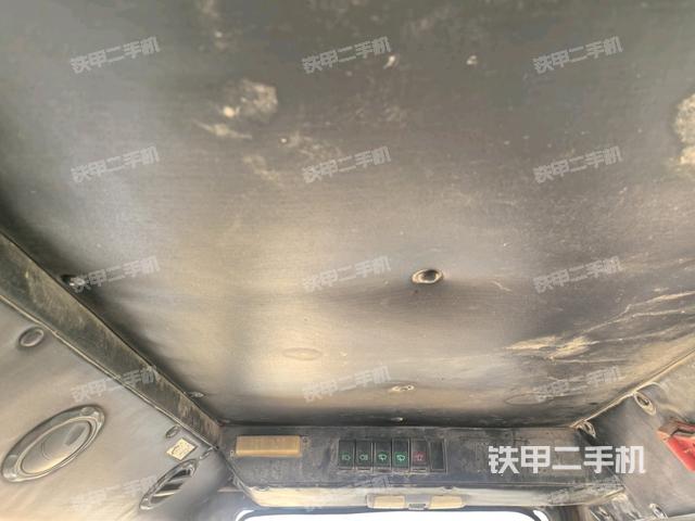 駕駛室內(nèi)座椅、儀表操作手柄全景（壓路機駕駛室）