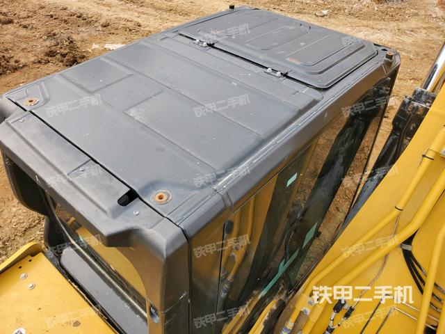 驾驶室顶部（整机外观）