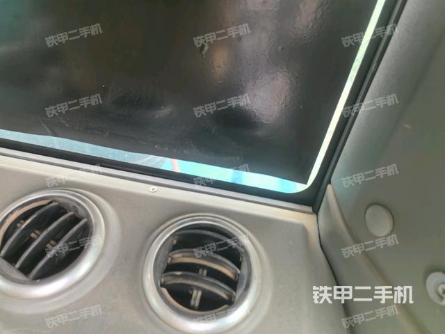 后窗玻璃角标（驾驶室部分）