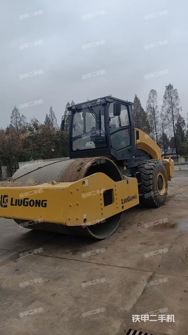 柳工CLG6126E压路机