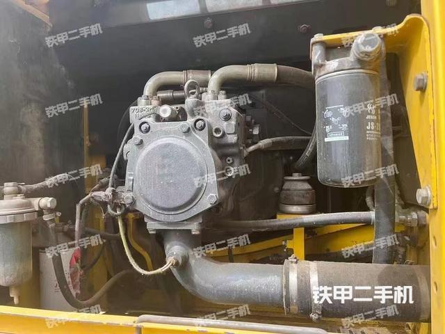 液壓泵艙室正面整體（整機(jī)外觀）