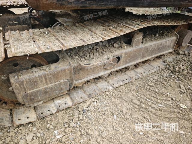 驾驶室顶部（整机外观）