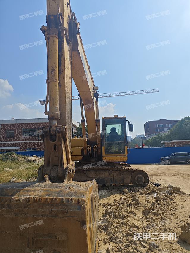 小松PC200LC-8N1挖掘机