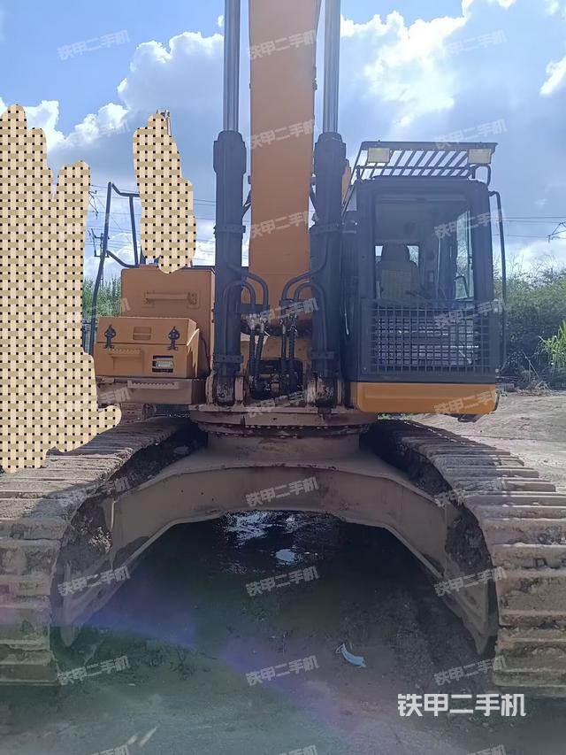 驾驶室顶部（整机外观）