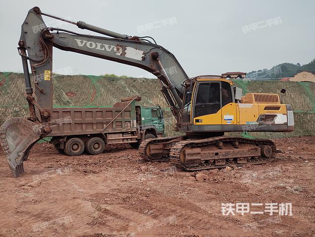 沃尔沃EC350D挖掘机