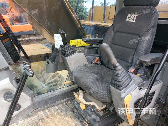 驾驶室整体（整机外观）