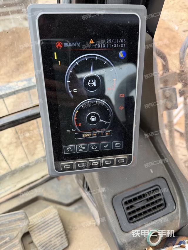 显示屏 （驾驶室部分）