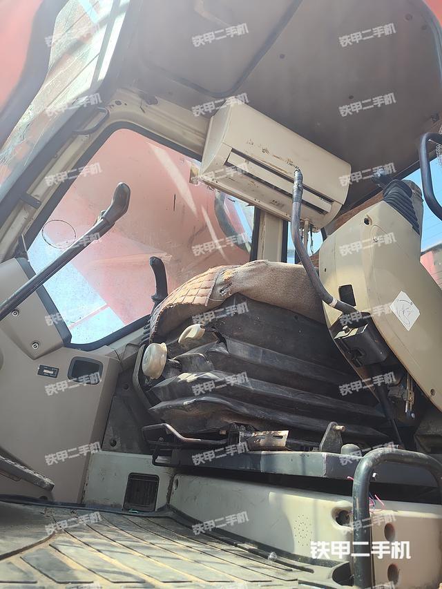 驾驶室整体（整机外观）