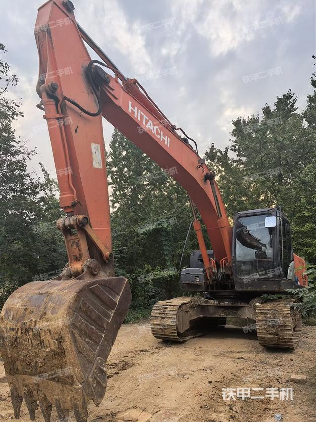 日立ZX200-5A挖掘机
