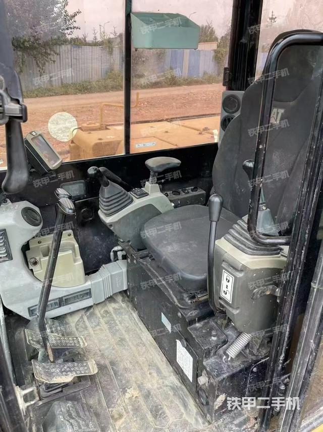 駕駛室整體（整機(jī)外觀）