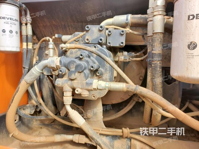 液壓泵艙室正面整體（整機(jī)外觀）