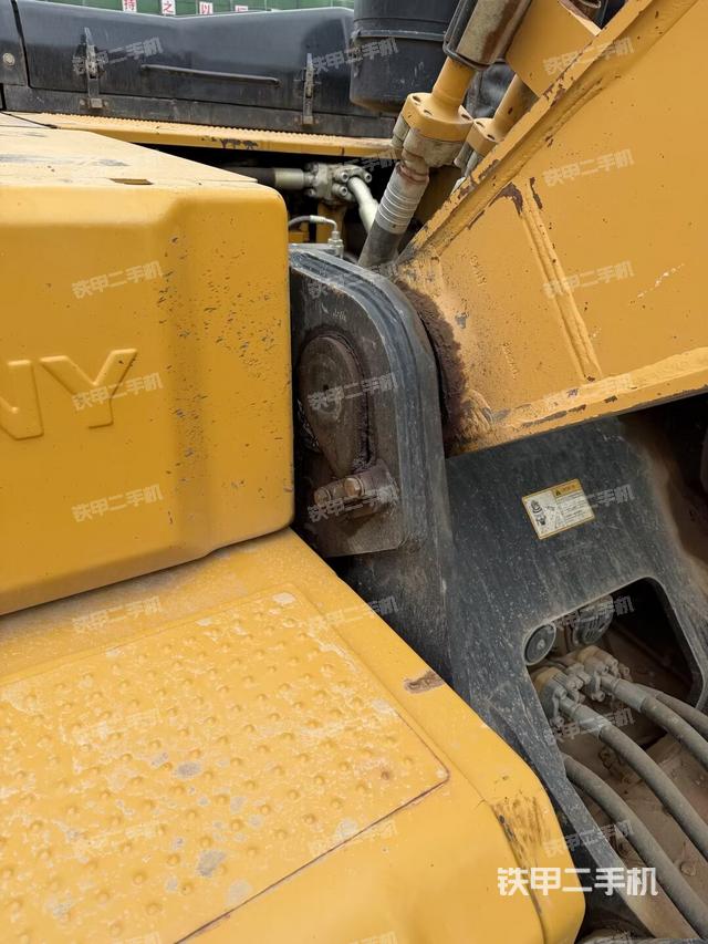 大臂根部 斜视（工作和回转装置）