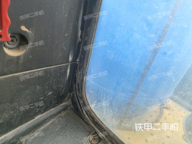 后窗玻璃角标（驾驶室部分）