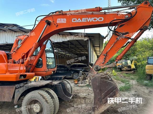 单侧履带整体（整机外观）