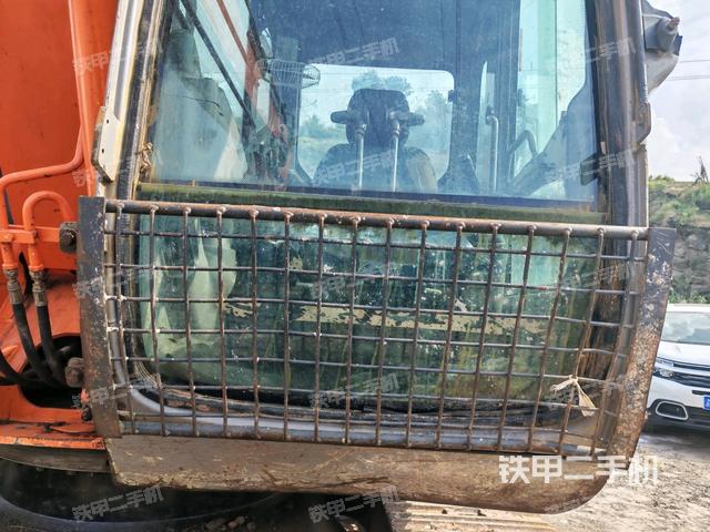 铲斗右后整体（工作和回转装置）