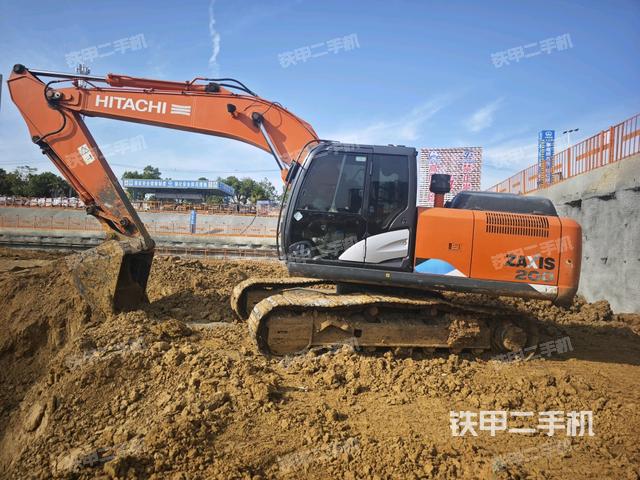 日立ZX200-5A挖掘机