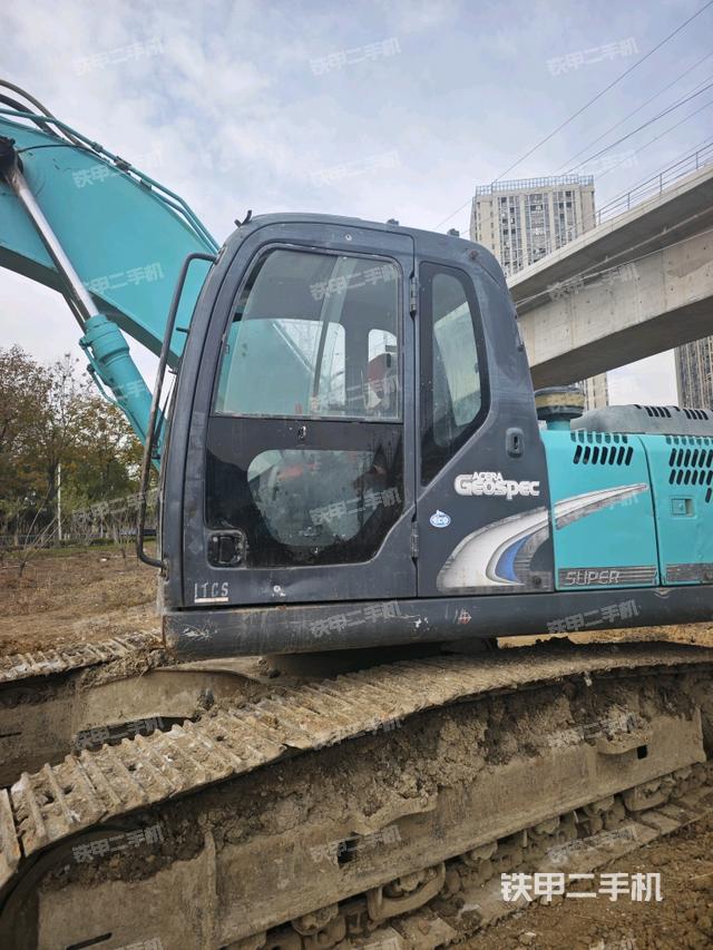 駕駛室整體（整機(jī)外觀）