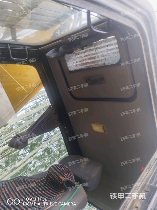 左后方玻璃角标（驾驶室部分）