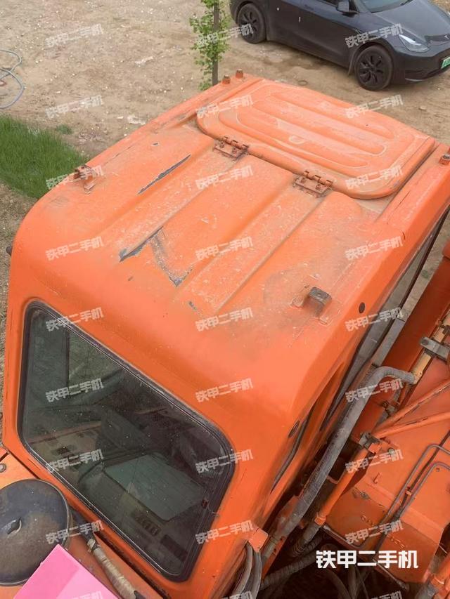 驾驶室顶部（整机外观）