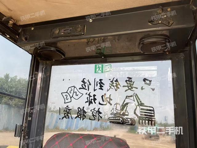 驾驶室顶部（整机外观）