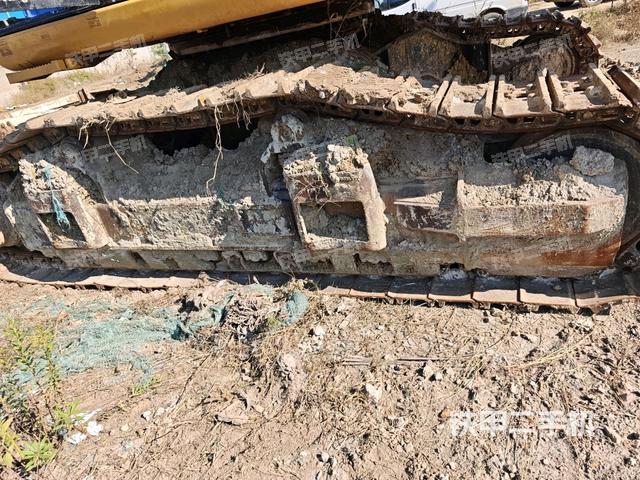 左側(cè)履帶整體?（行走機(jī)構(gòu)）