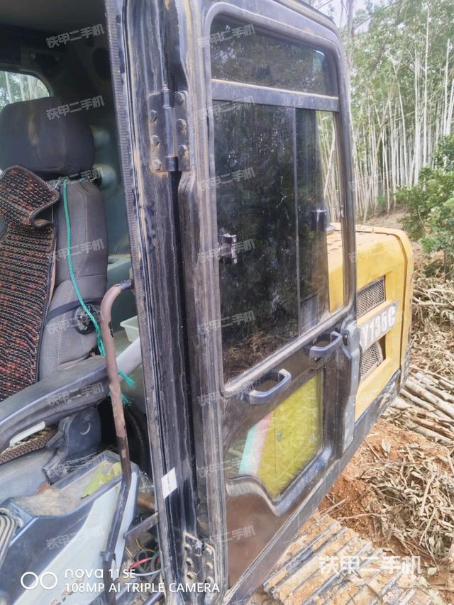 驾驶室左前45度（驾驶室部分）