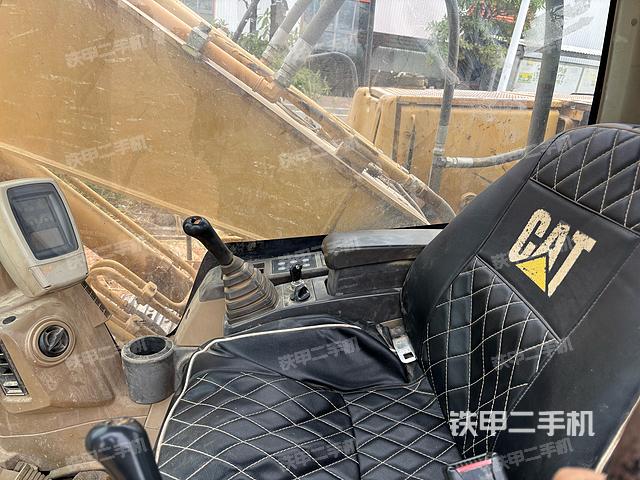 驾驶室整体（整机外观）