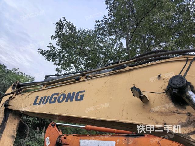 大臂整体 右侧（工作和回转装置）