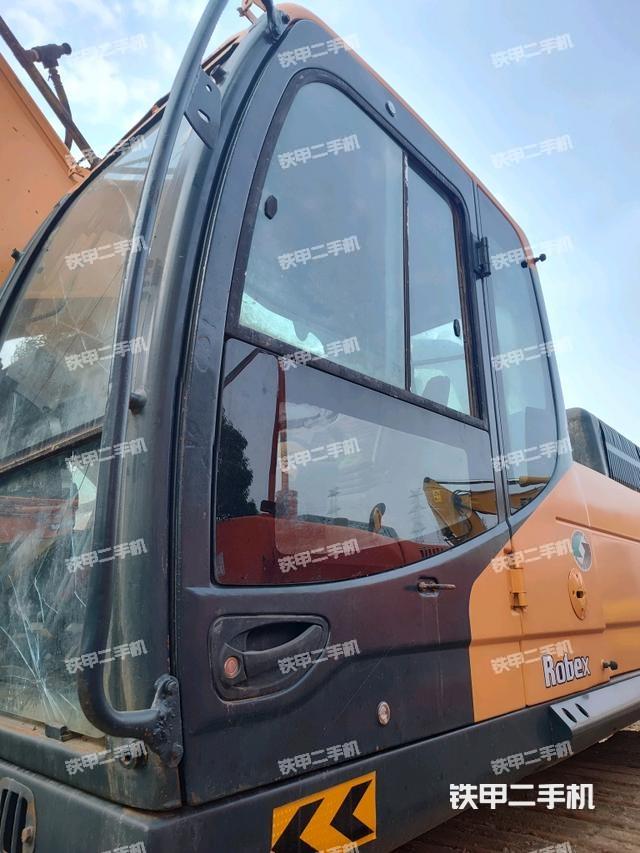 驾驶室整体（整机外观）