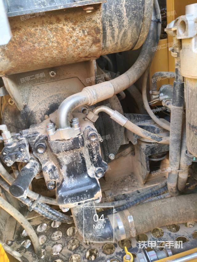 液壓泵艙室正面整體（整機(jī)外觀）