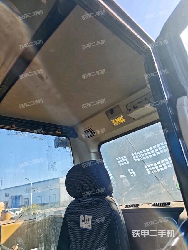 座椅左侧控制台/音响/含左手柄（驾驶室部分）