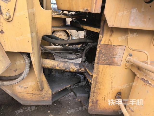 后驅(qū)動(dòng)橋（液壓/傳動(dòng)系統(tǒng)）