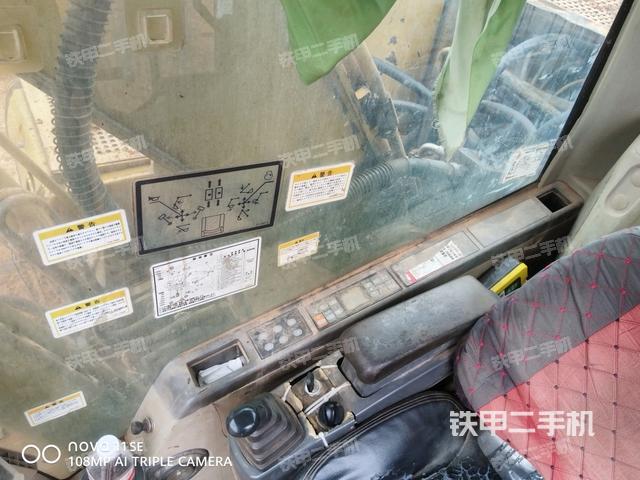 座椅左侧控制台/音响/含左手柄（驾驶室部分）