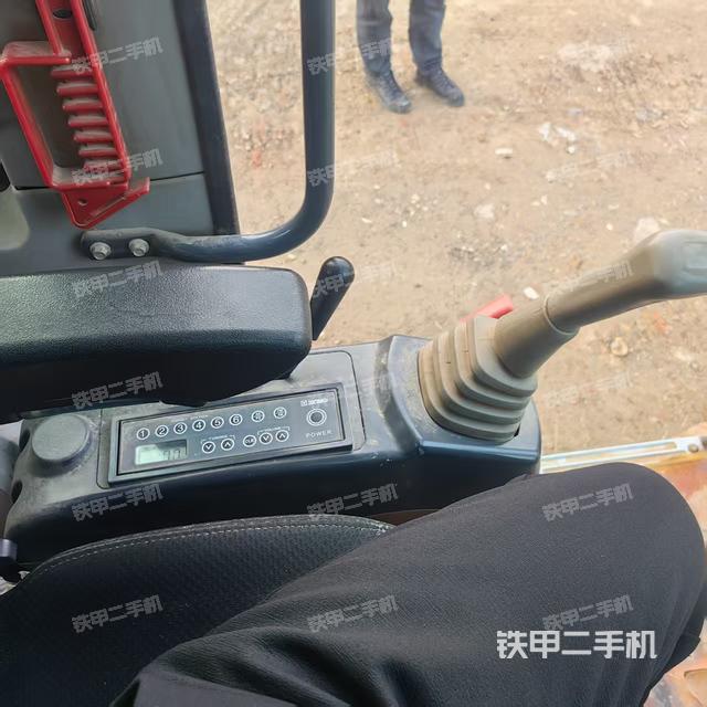 駕駛室整體（整機(jī)外觀）