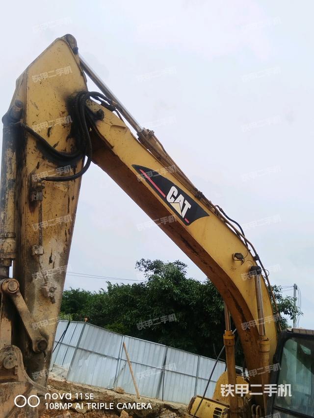 小臂整体左后（工作和回转装置）