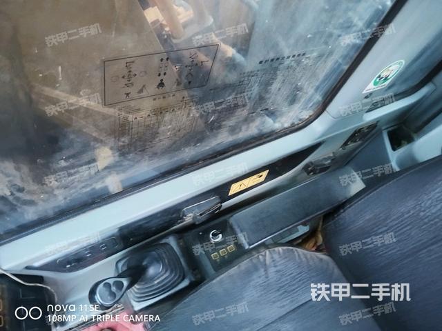 座椅右侧控制台/钥匙门/油门/含右手柄（驾驶室部分）